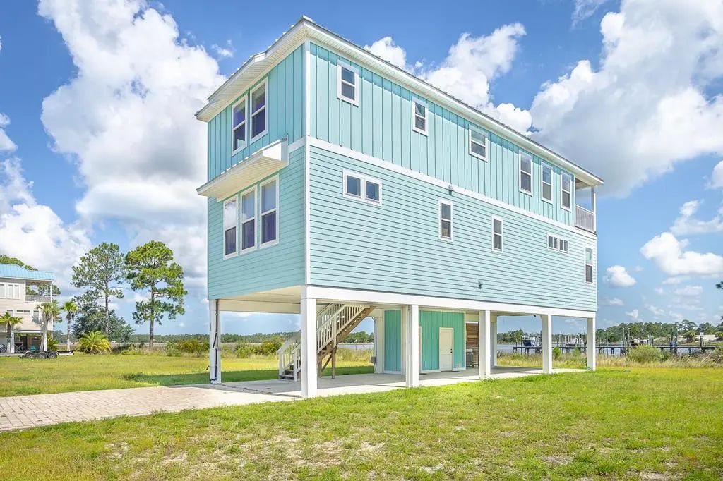121 Anglers Harbor Ln, Carrabelle
