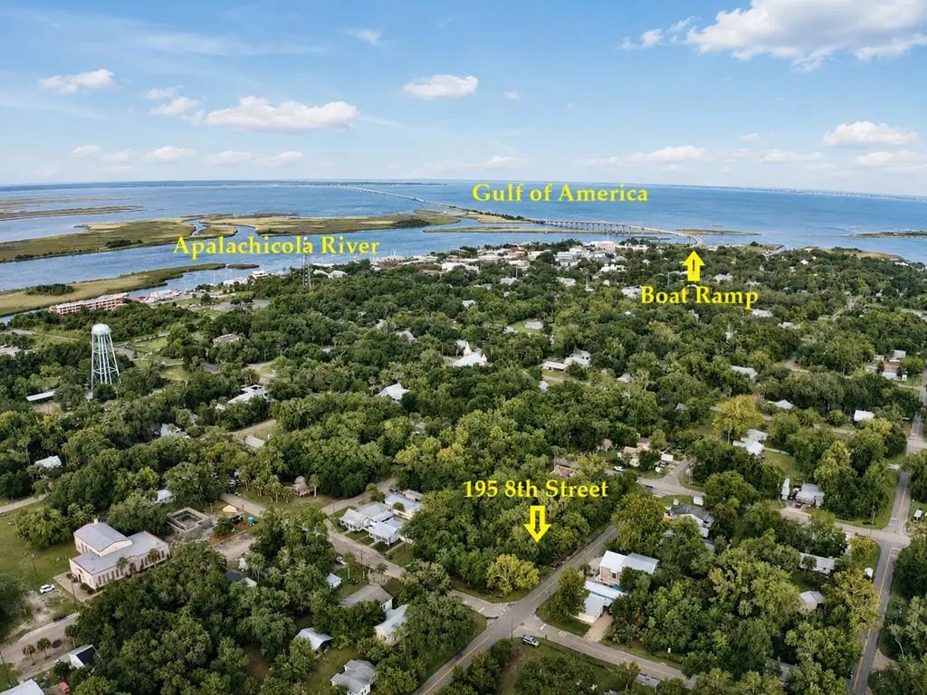 195 8th St, Apalachicola