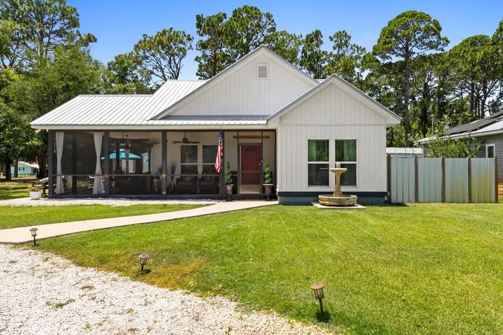 242 15th St, Apalachicola