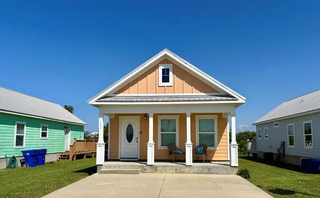 111 Ocean View Dr, Mexico Beach