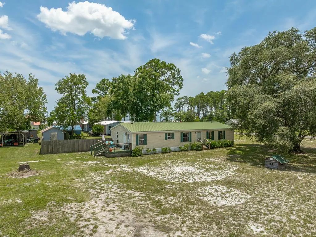 604 Cc Land Rd, Eastpoint