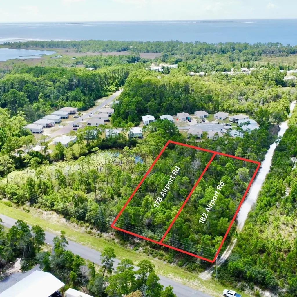 182 Airport Rd, Carrabelle
