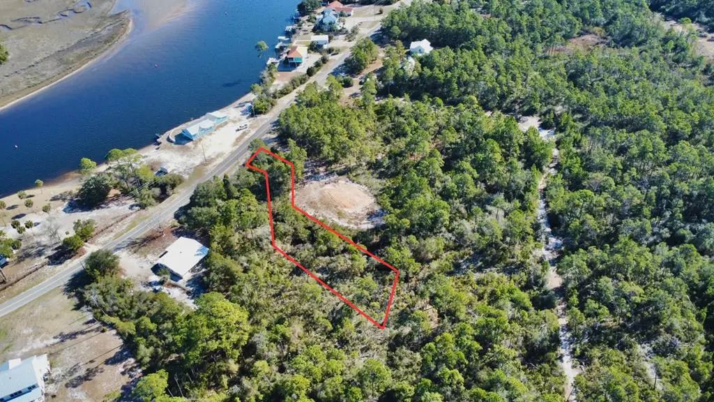 268 River Rd, Carrabelle