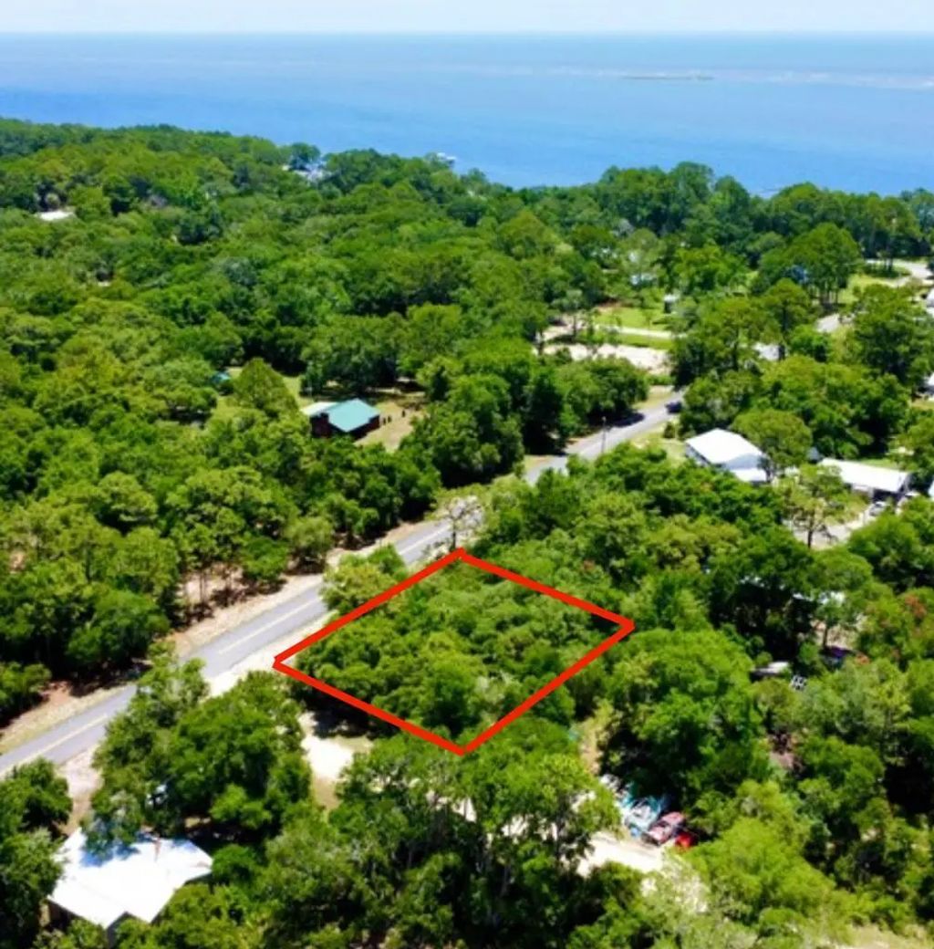 2530 Oleander Ter, Lanark Village