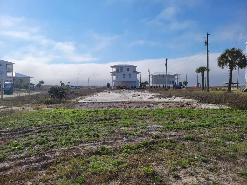 131 Circle Dr, Mexico Beach