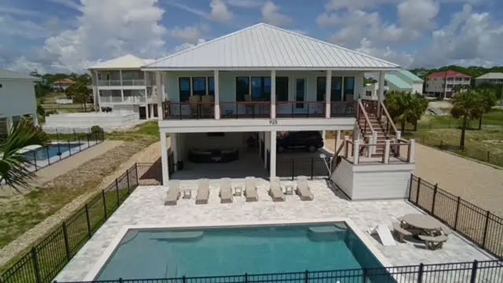 925 E Gorrie Dr, St. George Island