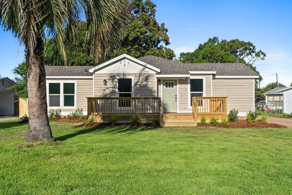 110 Hunter Cir, Port St. Joe