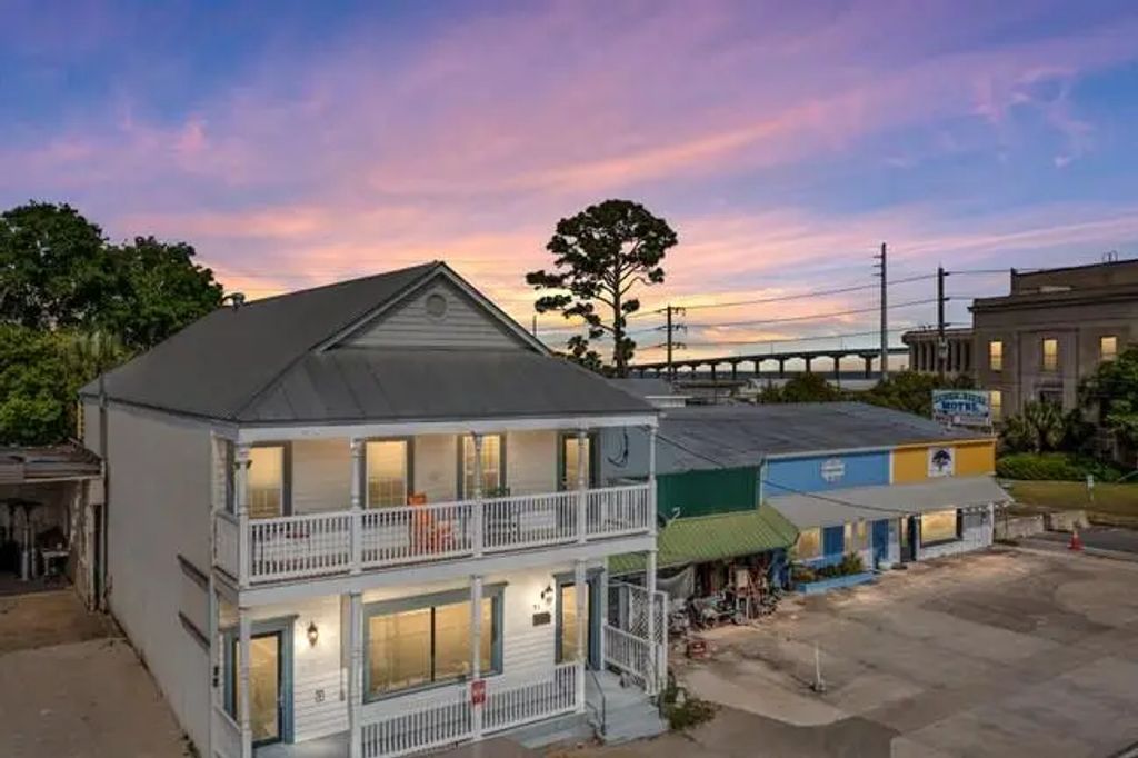 51 Market St, Apalachicola