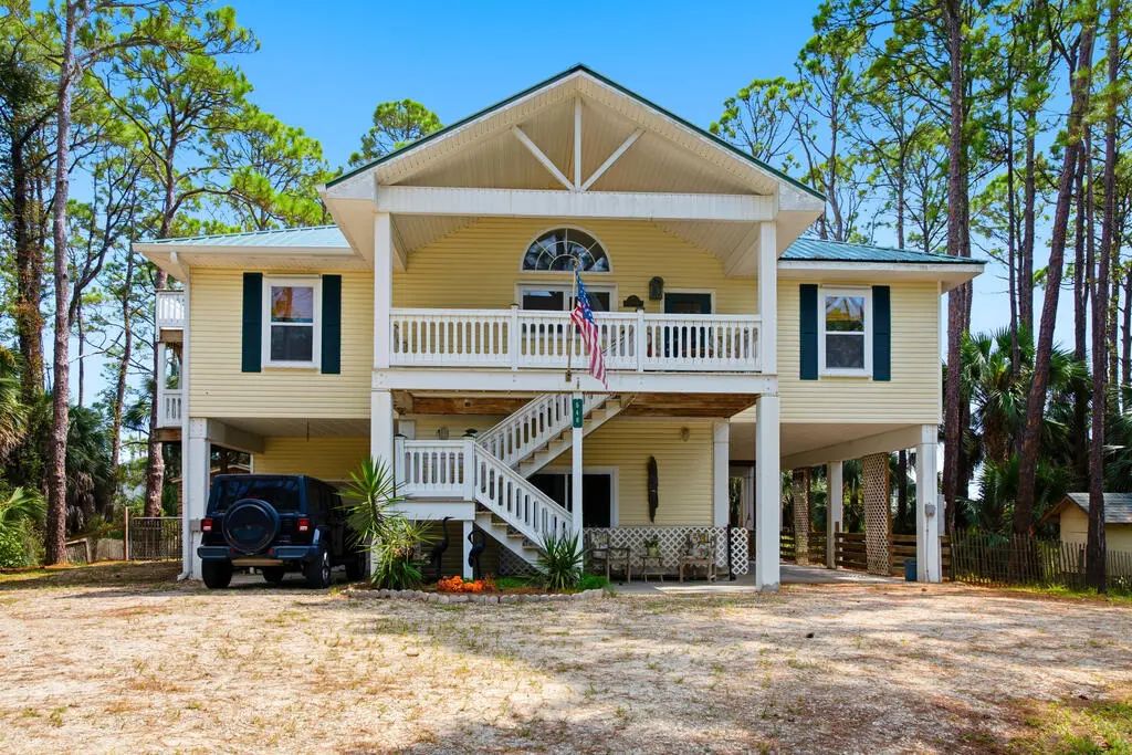 548 E Pine Ave, St. George Island