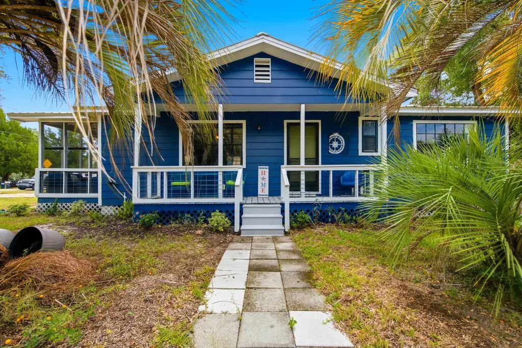 607 Three Rivers Rd, Carrabelle