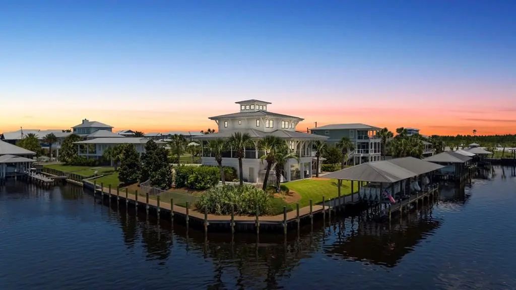110 N 39th St, Mexico Beach