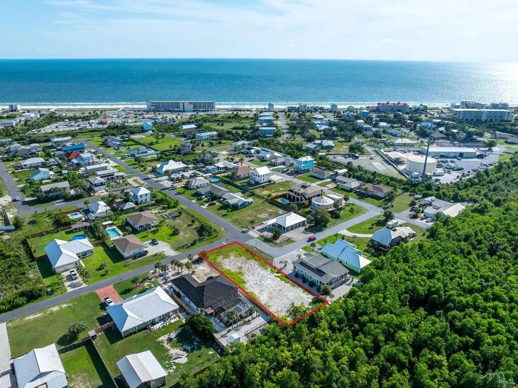 300 Bailey Ln, Mexico Beach