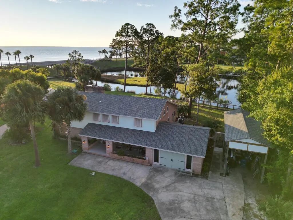 109 Sunset Cir, Port St. Joe