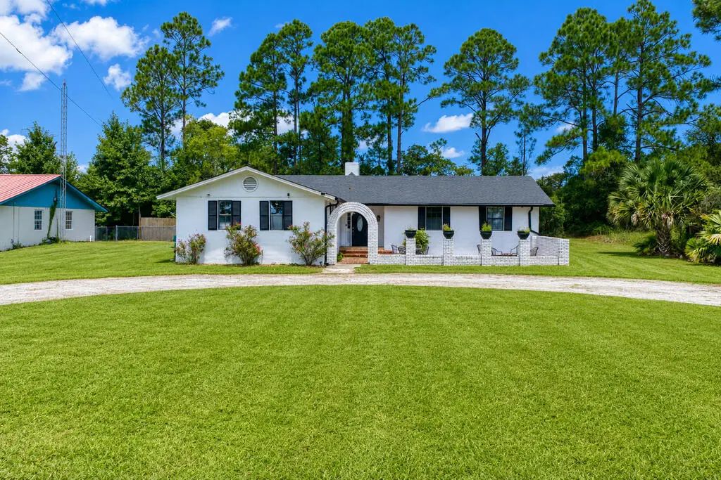 3077 Hwy 98 E, Lanark Village