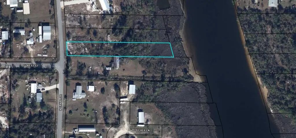 536 N Canal Dr, Port St. Joe