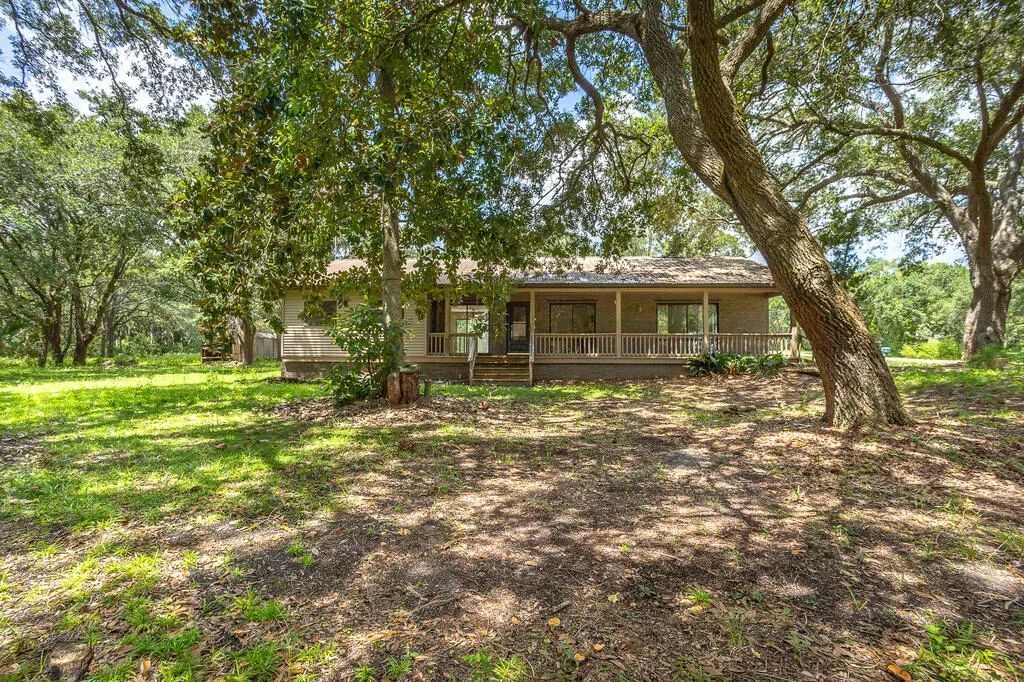 112 Hinton St, Carrabelle