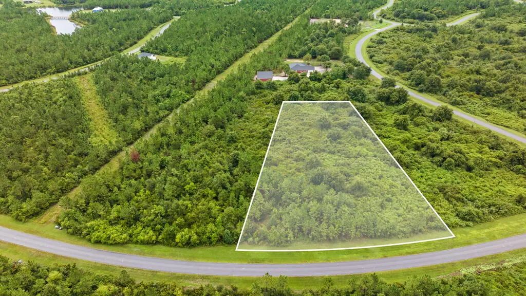 208 Wide Water Cir, Wewahitchka