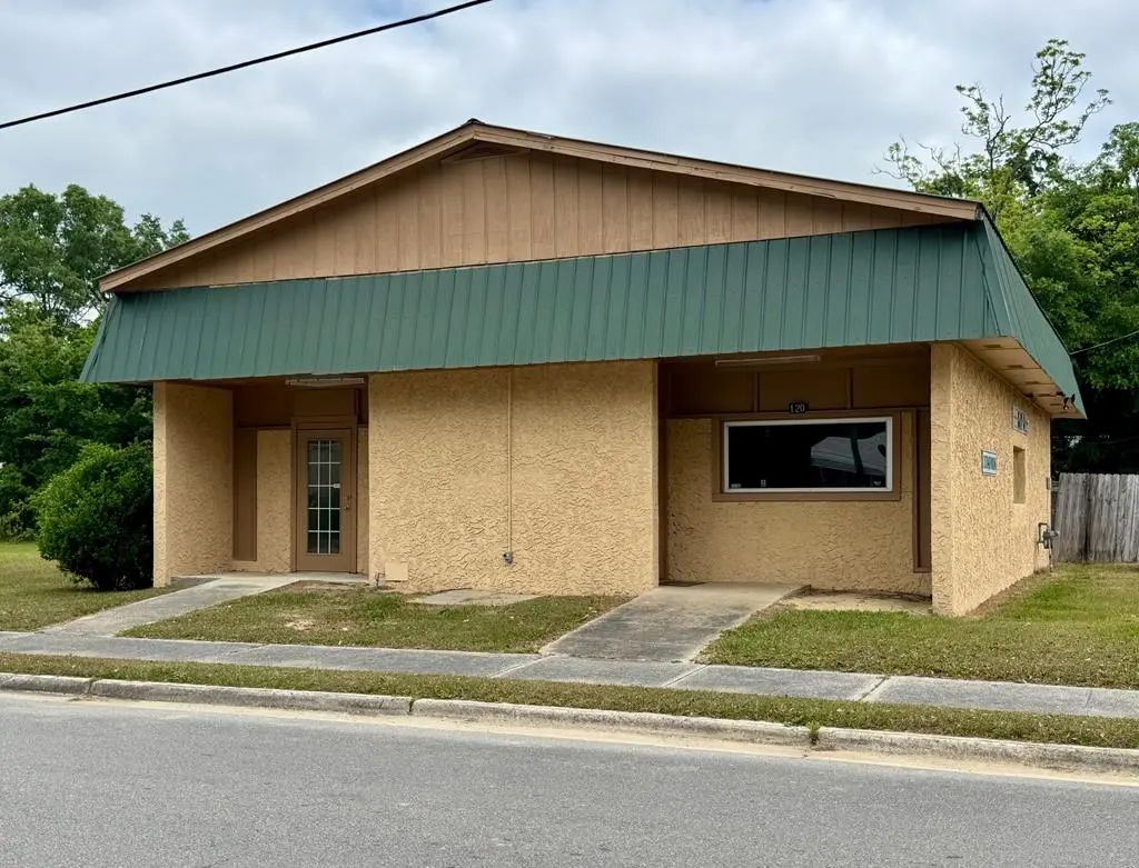 120 N 2nd St, Wewahitchka