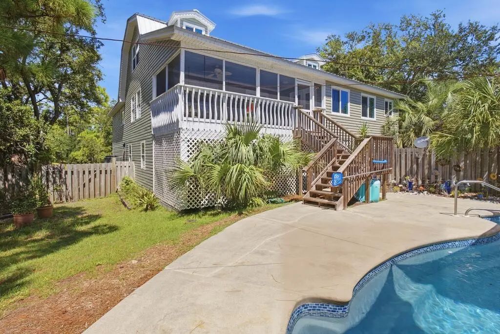 980 E Pine Ave, St. George Island