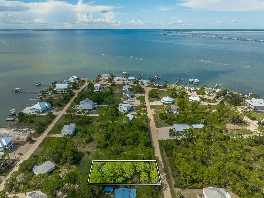 320 Howell St, St. George Island