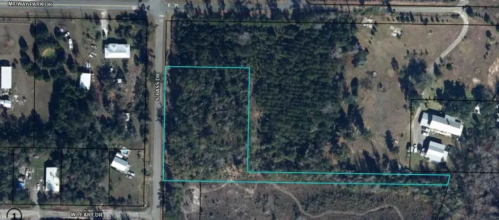 11 S Bass Dr, Wewahitchka