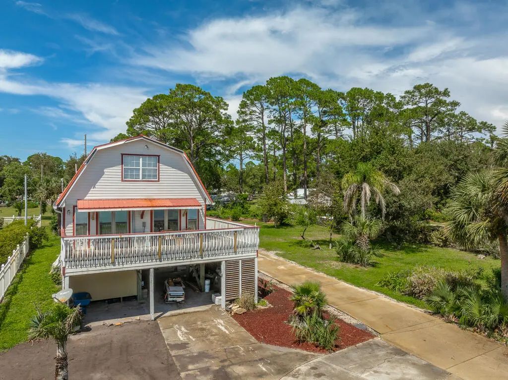 607 Hwy 98, Eastpoint
