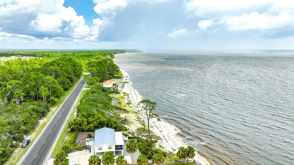 2708 Hwy 98 W, Carrabelle