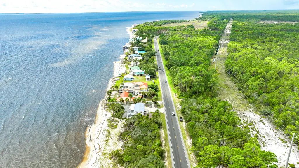 2708 Hwy 98 W, Carrabelle