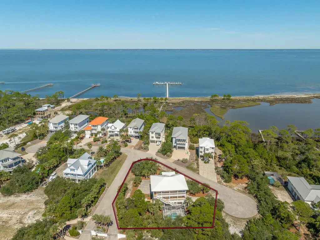 1649 Wayfarers Ct, St. George Island