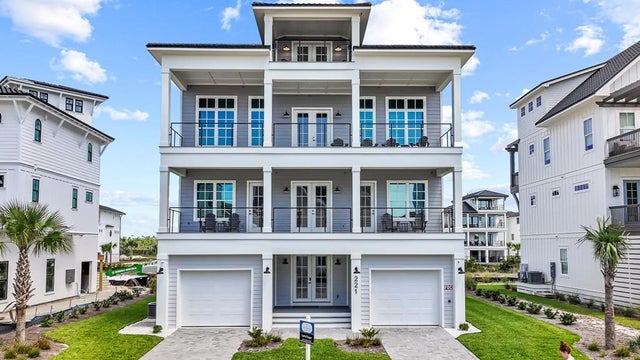 221 Dunes Dr, Mexico Beach