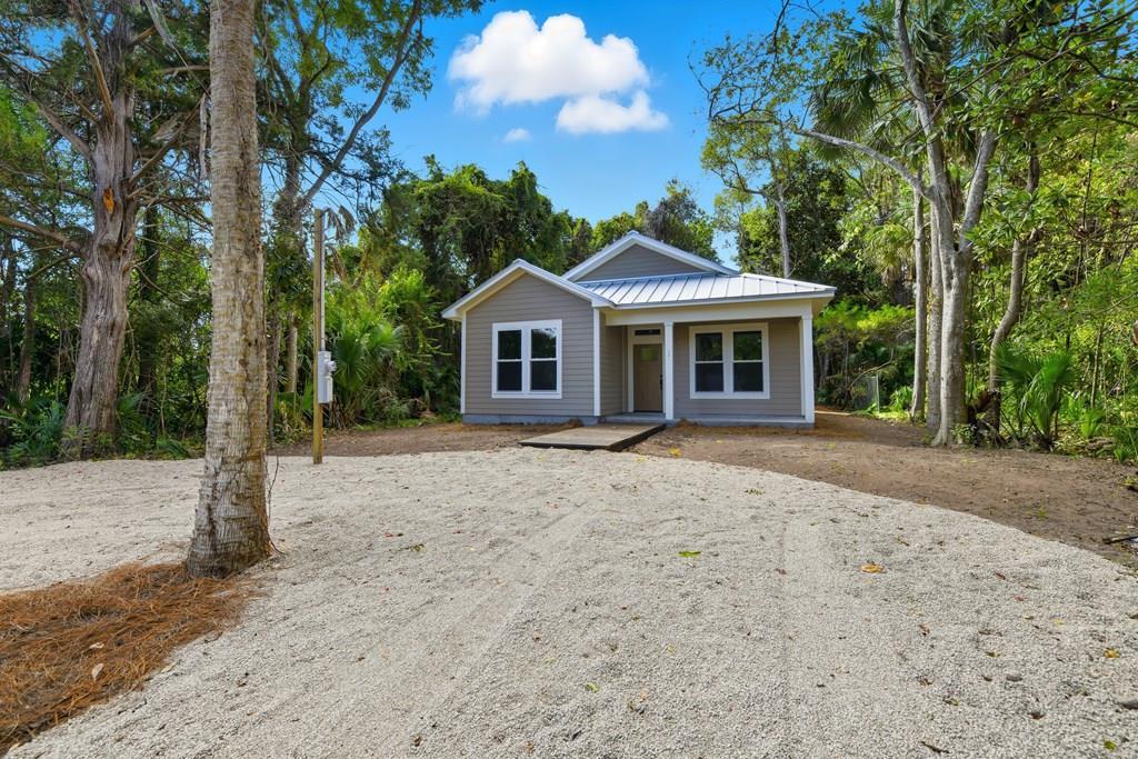 114 8th St, Apalachicola