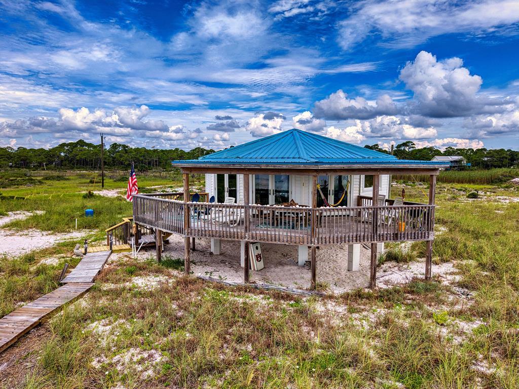 367 Gulf Shore Dr, Carrabelle