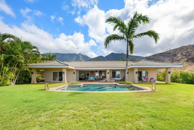 Listing Image for 11 Pua Niu Way B 10 of 40