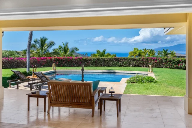 Listing Image for 11 Pua Niu Way B 2 of 40