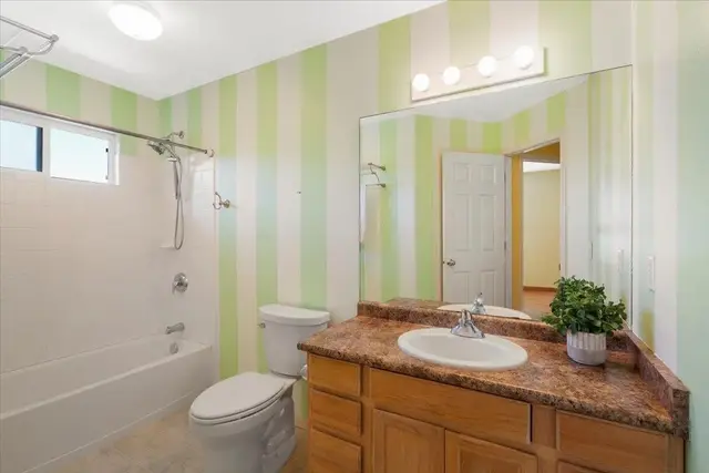 Listing Image for 32 Ho'oiki Pl 26 of 30