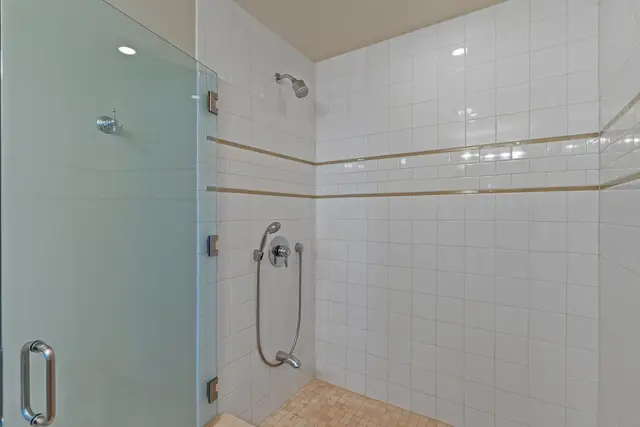 Listing Image for 23 Makakehau St L3 38 of 47