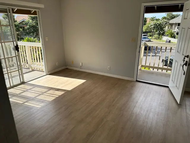 Listing Image for 140 Uwapo Rd 36-202 7 of 17
