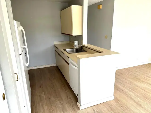 Listing Image for 140 Uwapo Rd 36-202 8 of 17