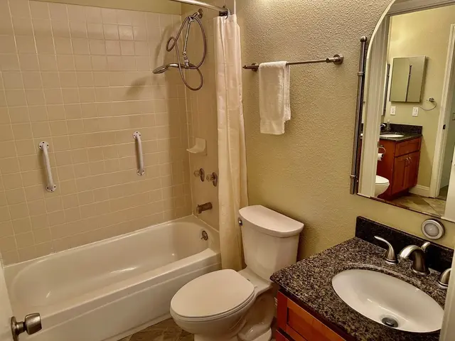 Listing Image for 140 Uwapo Rd 47-201 14 of 21