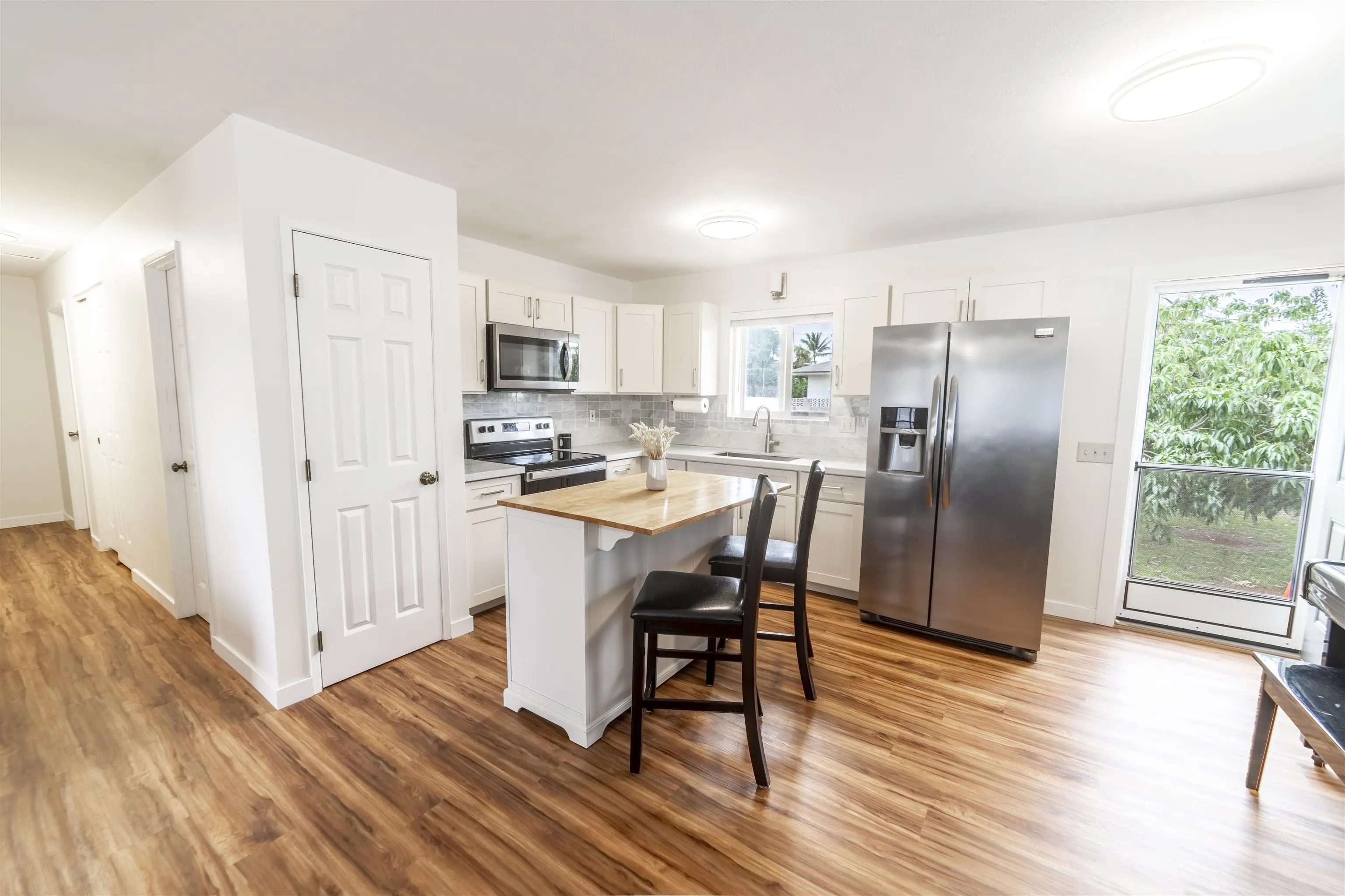 Photo of Listing #408167