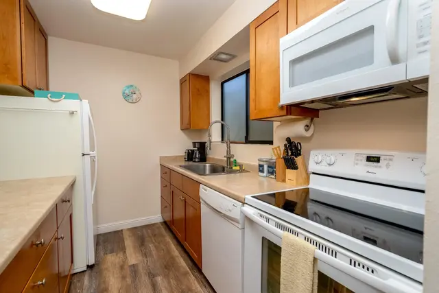 Listing Image for 280 Hauoli St A14 6 of 21