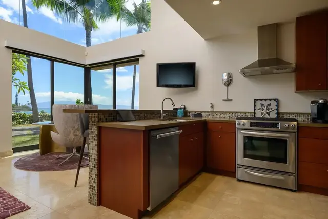 Listing Image for 4809 Lower Honoapiilani Rd 44 of 50
