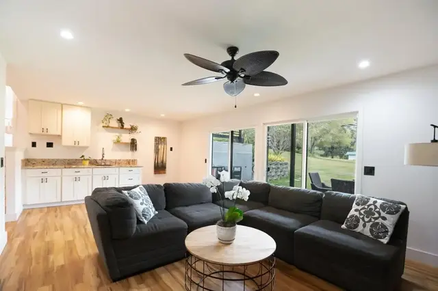 Listing Image for 1200 Ehu Rd A 33 of 48