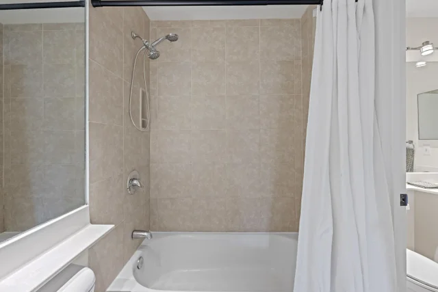 Listing Image for 140 Uwapo Rd 43-202 20 of 30