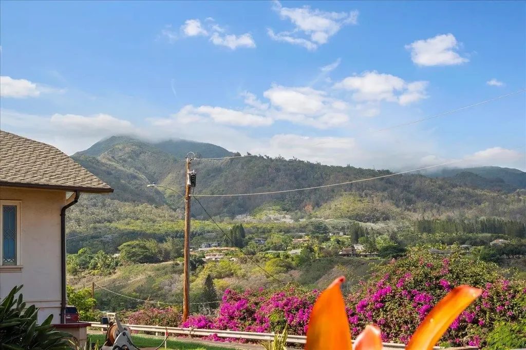 209 Muliwai Dr, Wailuku