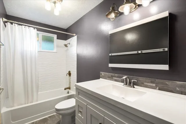 Listing Image for 88 Hiwalani Loop 17 of 50