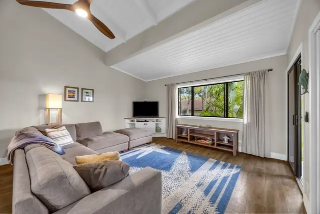 Listing Image for 3788 Lower Honoapiilani Rd E205 11 of 28