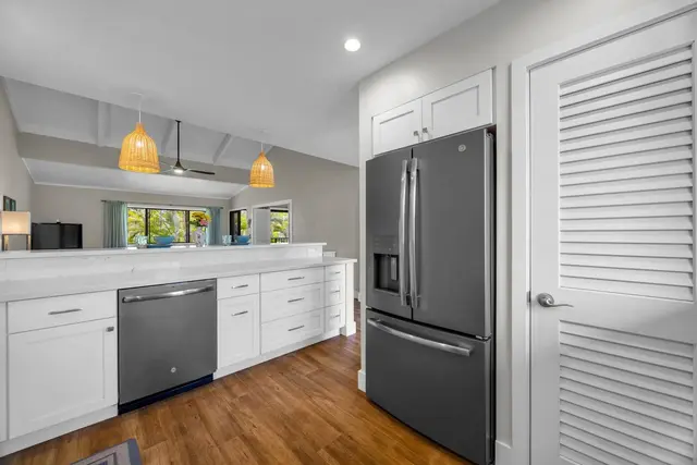 Listing Image for 3788 Lower Honoapiilani Rd E205 6 of 28