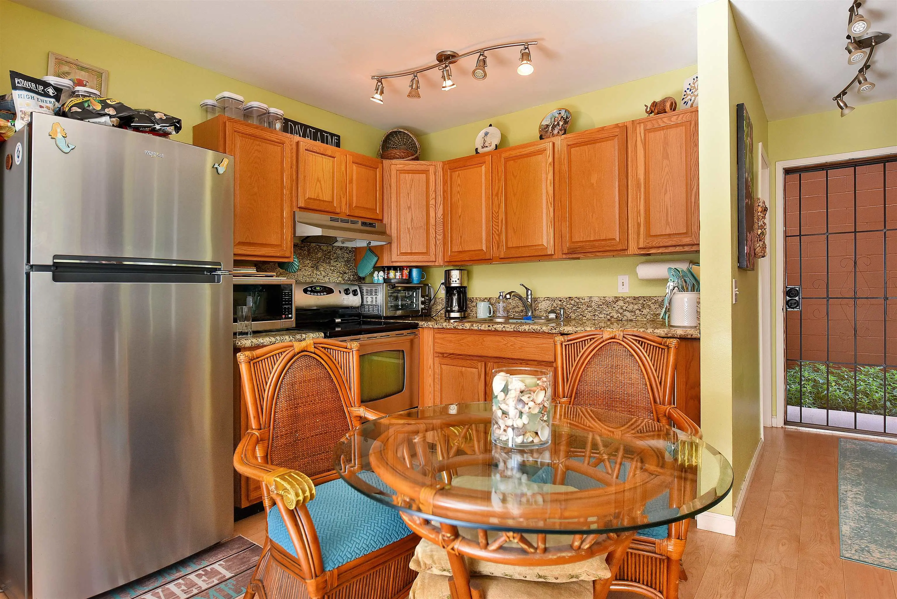 Photo of Listing #408918