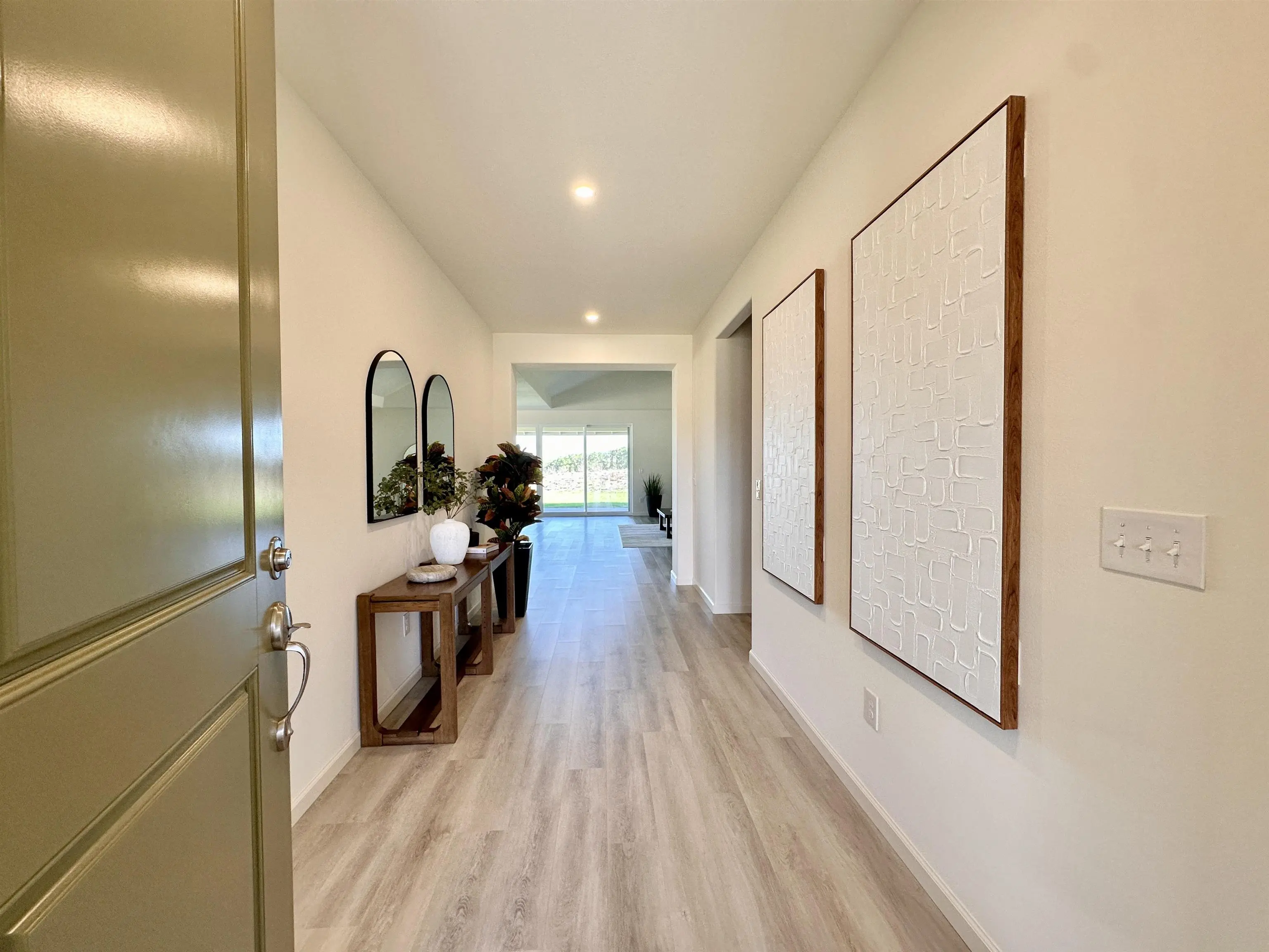 Photo of Listing #407027